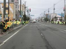 15日　砂川市部課長会 旗の波運動（64名）