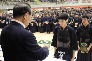 優秀少年団員で表彰された砂川錬心館佐藤君