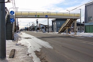 雪がすっかりなくなったた国道12号