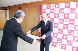 乱場さん感謝状伝達