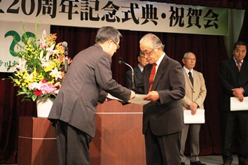 浦野由幸氏