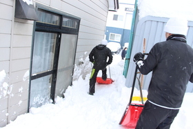 陸上自衛隊滝川駐屯地第1中隊が除雪ボランティア