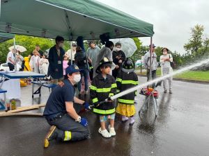 放水している子ども