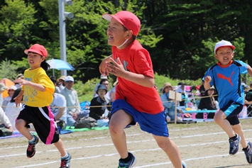 中央小学校　徒競走