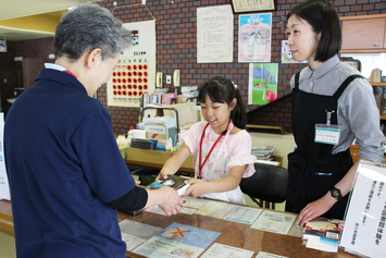 図書館お仕事体験1